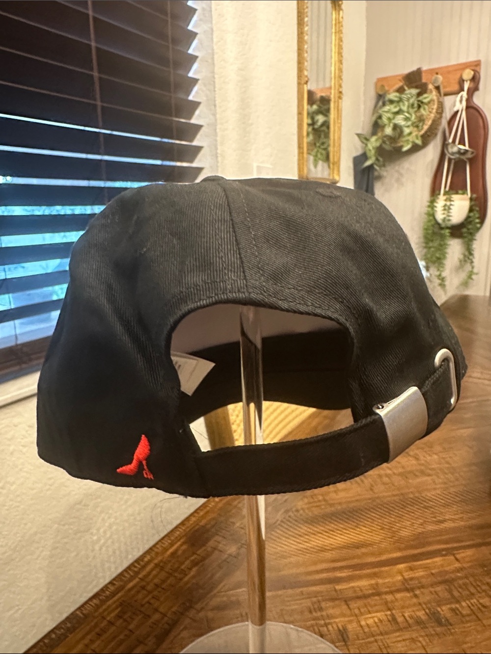 Devil Wears Prada That’s all black baseball cap. - Picture 8 of 8